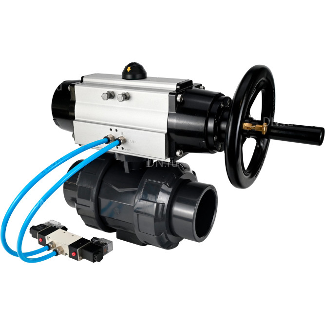 Кран шаровой BV4242E-FP-GRM-ISO Дн65 Ру10 полнопроходной, корпус - НПВХ, шар - НПВХ, уплотнение - EPDM, с пневмоприводом PA-DA-105-1 и пневмораспределителем 4V320-10 AC220V в Хабаровске